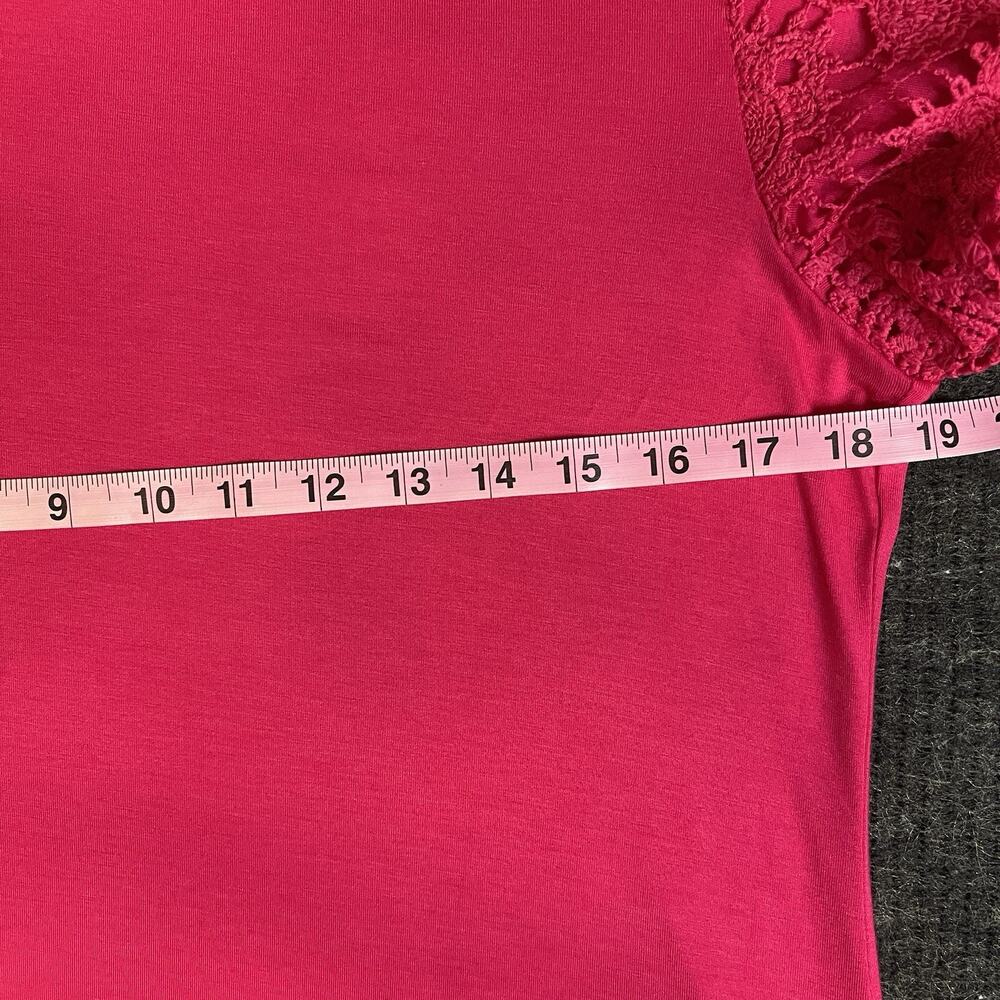 Bellini EUC Pink Knit Lace Accent Scoop Neck Flutter Crochet Sleeve Top Women M - Picture 8 of 10